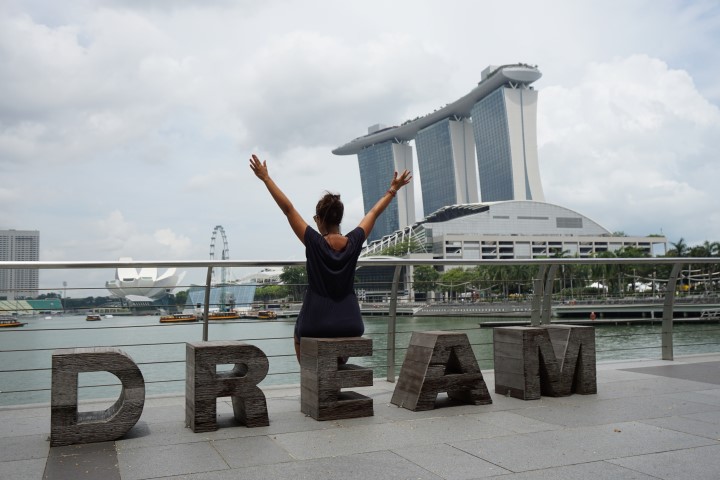 Yo, soñando frente a Marina Bay, en Singapur.